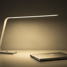 Lampara de Mesa l= 61 cm x – Iluminacion Lumi